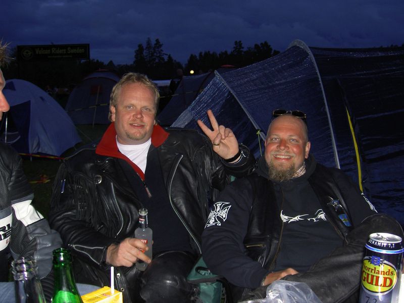 SWE och Ryssen - Titta! Jag kan hÃ¥lla upp tvÃ¥ fingrar!
