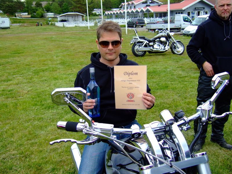 Lycklig orm
FrÃ¥n: 	M C 	(ons 10 jun 2009 15.04.23)
Grattis Snake! Kul att din moppe duger till nÃ¥got.
Nyckelord: Ã¥rstrÃ¤ff2009