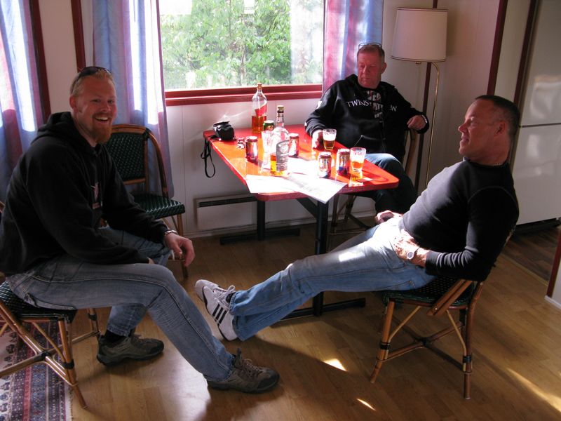 PÃ¥rummetmys
FrÃ¥n: 	M C 	(ons 10 jun 2009 15.35.48)
Har ni fest eller? Ser gÃ¶Ã¶Ã¶t ut.
Nyckelord: Ã¥rstrÃ¤ff2009
