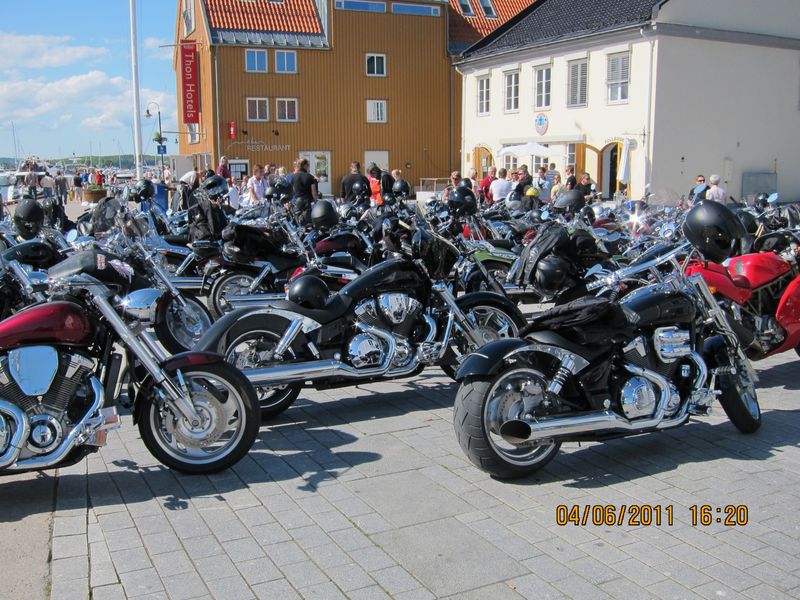 FrÃ¥n: 	birdie 	(ons 14 sep 2011 08.27.31)
VTX-invasion pÃ¥ TÃ¶nsbergs brygga.
Nyckelord: Ã¥rstrÃ¤ff2011