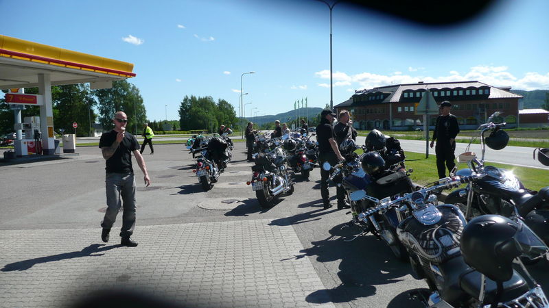 Fredagsturen - Bensinstopp 3 i Sande
Nyckelord: Ã¥rstrÃ¤ff2011