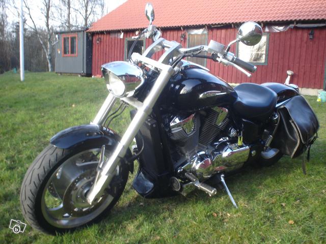 Bikerboys 2000cc -02 vÃ¤nster sida 
FrÃ¥n: 	Ego 	(tis 27 nov 2007 22.30.15)
Rena "diskreta" former !!
Julgran har man hemma! 
