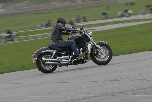 Snake pÃ¥ en Triumph Rocket 
FrÃ¥n: 	XY 	(ons 9 sep 2009 23.16.01)
BerÃ¤tta!?

FrÃ¥n: 	Snake 	(tor 1 okt 2009 23.11.12)
ProvkÃ¶rning pÃ¥ Barkarby MC-dagar. Grymt vrid mÃ¥ste jag sÃ¤ga, men det Ã¤r ingen VTX. Blir inget kÃ¶p av Rocket.
