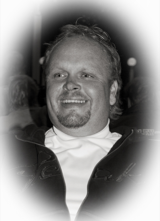 SWE ser att Christer kommer med en Ã–L
FrÃ¥n: 	Hemlig beundrare 	(fre 30 sep 2005 15.35.20)
Inte bara trevlig - han Ã¤r glad oxÃ¥

FrÃ¥n: 	Liten naggad och god 	(tis 13 dec 2005 17.04.24)
SÃ¶t liten pudel han swe, som den jag har hemma och gosar med......
