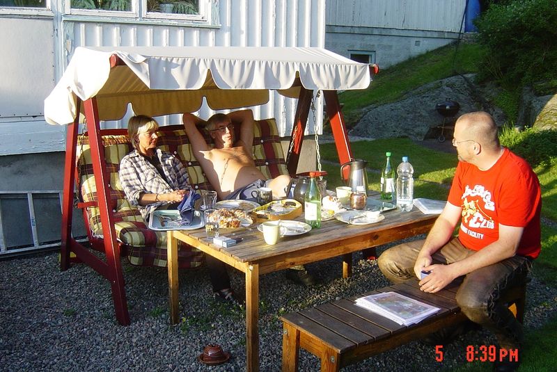 BesÃ¶k hos VÃ¤sterlanda med sin Air, och fÃ¶rstklassig fika fÃ¶rstÃ¥ss 
FrÃ¥n: 	M C 	(mÃ¥n 7 sep 2009 17.28.19)
Fin tur, hur mÃ¥nga mil vart det?

FrÃ¥n: 	Moberg 	(mÃ¥n 7 sep 2009 20.37.30)
250 goa mil

FrÃ¥n: 	Ryssen 	(lÃ¶r 19 sep 2009 11.54.42)
KÃ¥ken mÃ¥ste ju mÃ¥las om!!!!

FrÃ¥n: 	VL 	(tor 1 okt 2009 23.13.34)
JassÃ¥, jag har ju precis fÃ¥tt den ommÃ¥lad av ett fÃ¶retag som heter Gisslin MÃ¥leri. Menar du att jag borde reklamera arbetet?

FrÃ¥n: 	Ryssen 	(tis 6 okt 2009 07.24.43)
Dom pÃ¥bÃ¶rjar aldrig ett jobb innan dom fÃ¥tt betalt:) sÃ¥ det Ã¤r nog dÃ¤rfÃ¶r kÃ¥ken inte blivit mÃ¥lad
