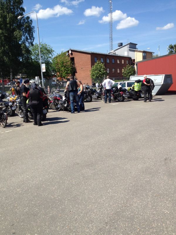 SkÃ¶vde - pÃ¥ vÃ¤g till trÃ¤ffen
Fotograf: Martin
Nyckelord: Bilder-Ramsvik;Ã¥rstrÃ¤ff2016