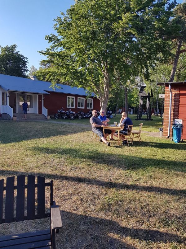 PÃ¥ SnÃ¤ckan
Fotograf: Sissel
Nyckelord: Ã¥rstrÃ¤ff2018