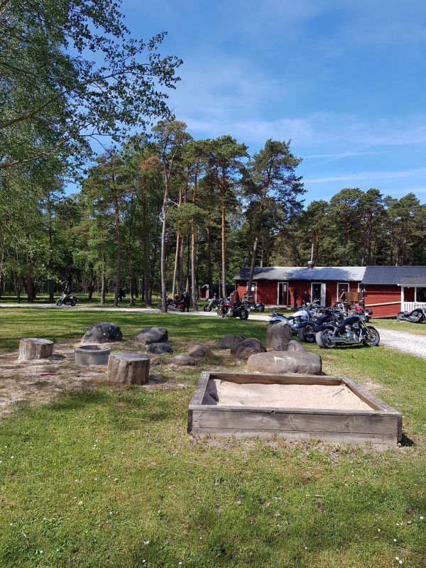 PÃ¥ SnÃ¤ckan
Fotograf: Sissel
Nyckelord: Ã¥rstrÃ¤ff2018