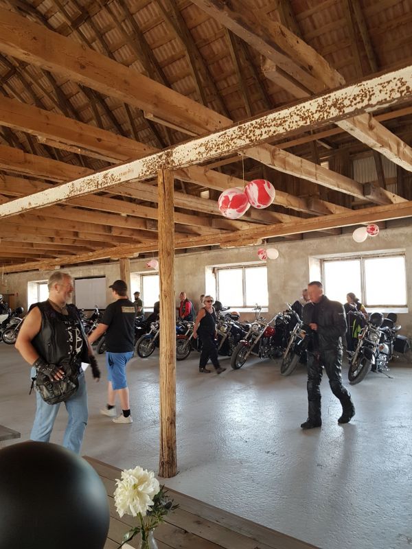 PÃ¥ Tjauls GÃ¥rd
Fotograf: Sissel
Nyckelord: Ã¥rstrÃ¤ff2018