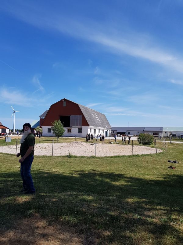 PÃ¥ Tjauls GÃ¥rd
Fotograf: Sissel
Nyckelord: Ã¥rstrÃ¤ff2018