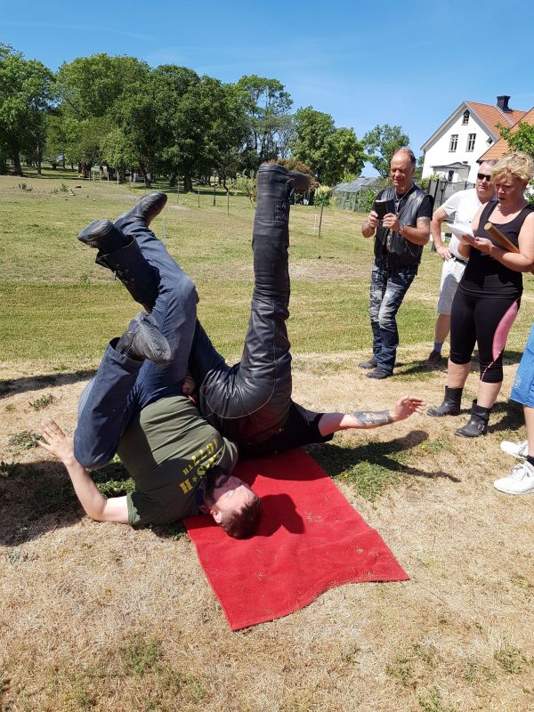 PÃ¥ Tjauls GÃ¥rd - Spark RÃ¶vkrok
Fotograf: Sissel
Nyckelord: Ã¥rstrÃ¤ff2018