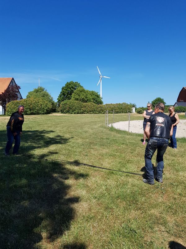 PÃ¥ Tjauls GÃ¥rd - Spark blÃ¤istre
Fotograf: Sissel
Nyckelord: Ã¥rstrÃ¤ff2018