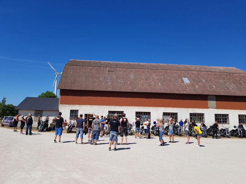 PÃ¥ Tjauls GÃ¥rd
Fotograf: Sissel
Nyckelord: Ã¥rstrÃ¤ff2018
