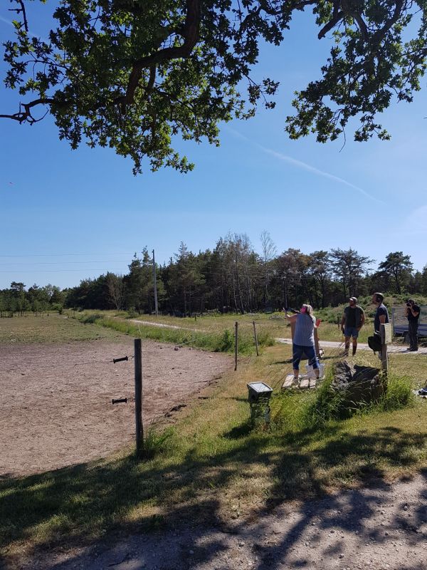 PÃ¥ Tjauls GÃ¥rd - Lerduveskytte
Fotograf: Sissel
Nyckelord: Ã¥rstrÃ¤ff2018