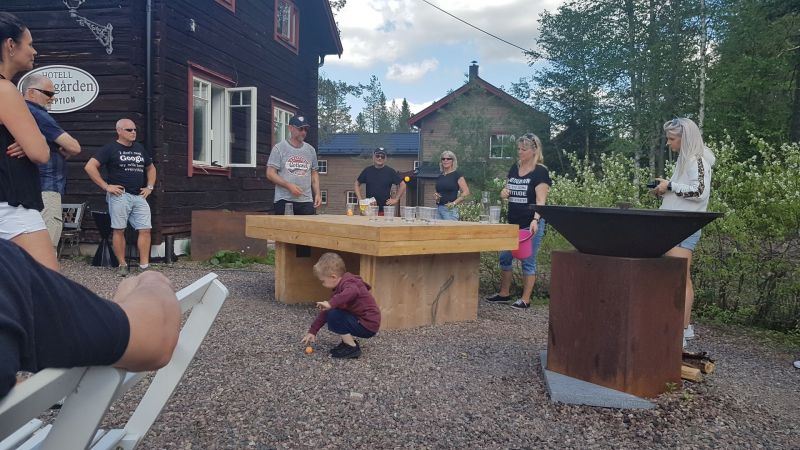 Lite lek
Foto: Sissel
Nyckelord: Ã¥rstrÃ¤ff2019
