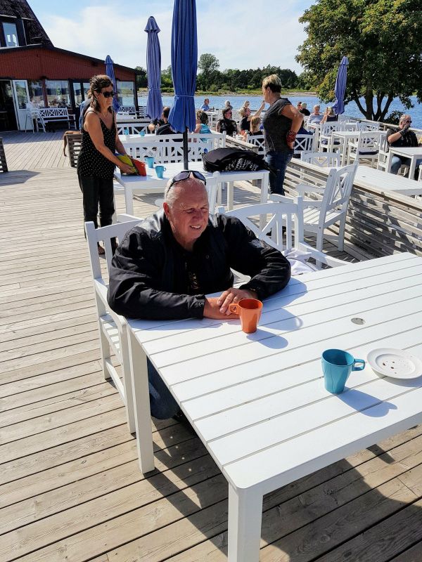 Glasspaus pÃ¥ Katthammarsvik
Fotograf: 88:an
Nyckelord: Ã¥rstrÃ¤ff2018
