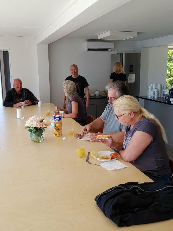 FÃ¶r-trÃ¤ff och 70-Ã¥rs-kalas pÃ¥ Badholmen - Oskarshamn
Fotograf och fÃ¶delsedagsbarn: 88:an
Nyckelord: Ã¥rstrÃ¤ff2018