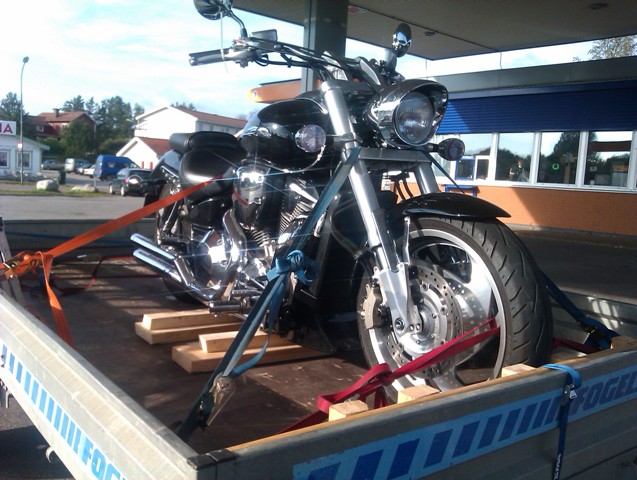 Tankstop pÃ¥ vÃ¤g hem till UmeÃ¥ ifrÃ¥n KÃ¶ping.   
